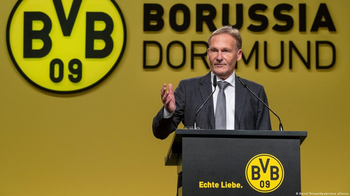 Borussia Dortmund stellt neuen Sportdirektor vor.